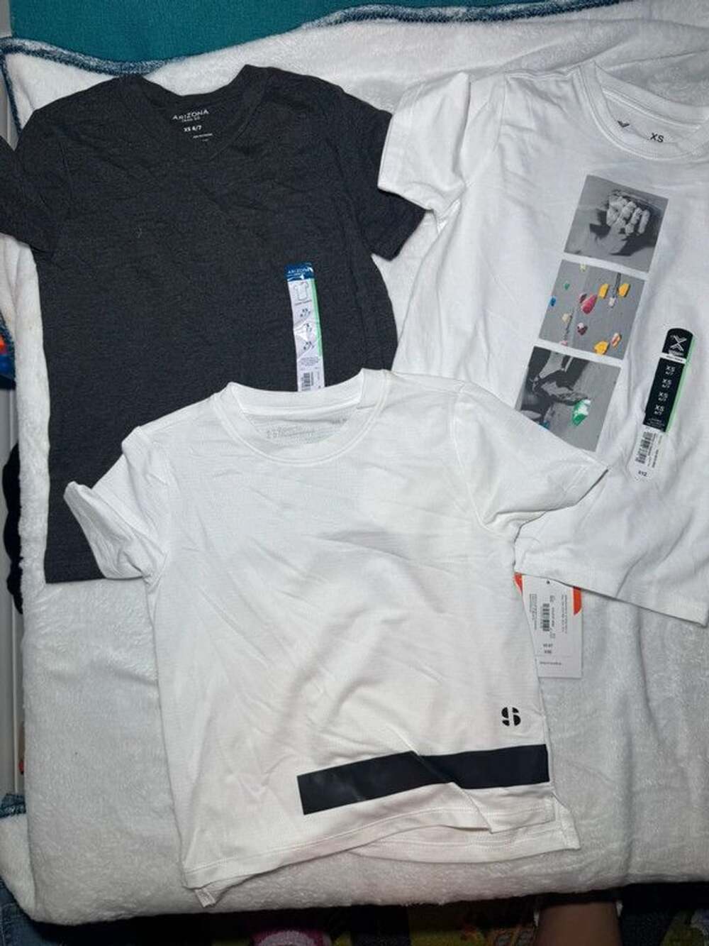 Bundle 3 tshirts size 6/7